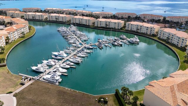 17 Harbour Isle Drive W 103, Fort Pierce, FL 34949