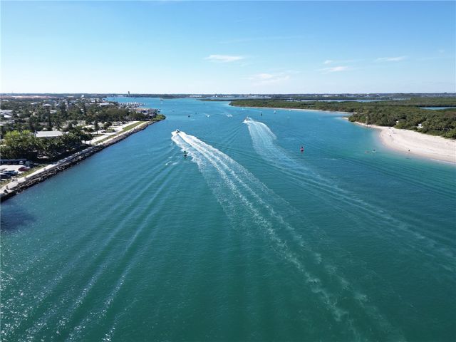 17 Harbour Isle Drive W 103, Fort Pierce, FL 34949