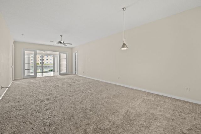 17 Harbour Isle Drive W 103, Fort Pierce, FL 34949