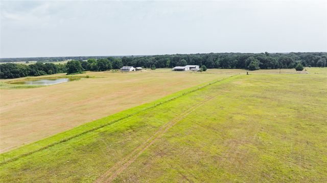 1476 CR 2130, Telephone, TX 75488