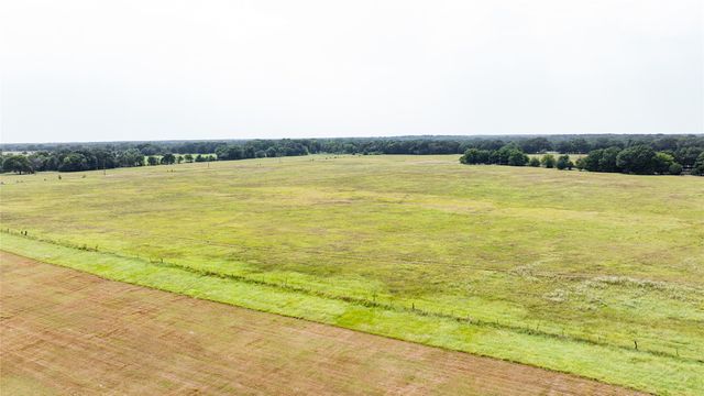 1476 CR 2130, Telephone, TX 75488