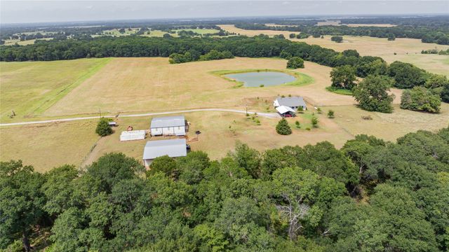 1476 CR 2130, Telephone, TX 75488