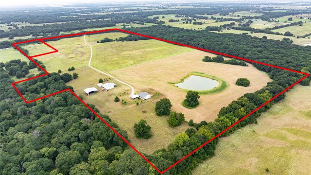 1476 CR 2130, Telephone, TX 75488