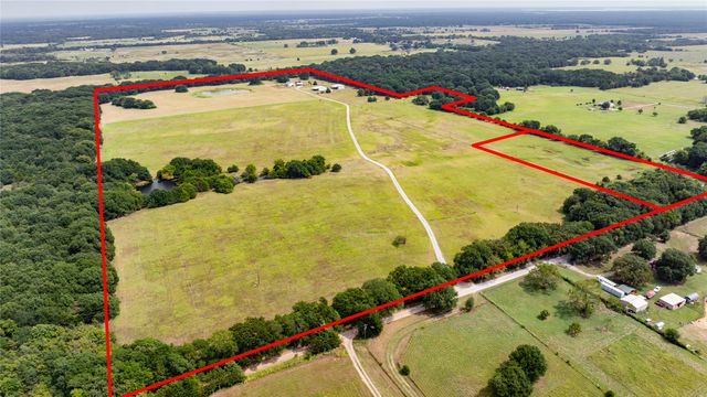 1476 CR 2130, Telephone, TX 75488