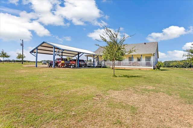 1476 CR 2130, Telephone, TX 75488