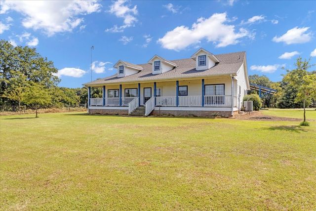 1476 CR 2130, Telephone, TX 75488