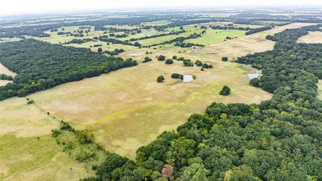 1476 CR 2130, Telephone, TX 75488