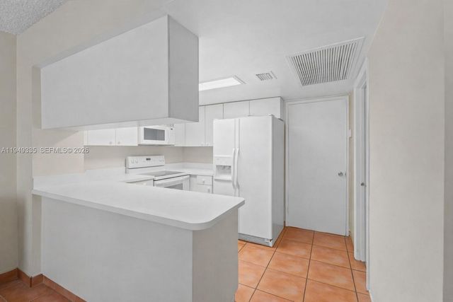 2178 W 60th St 18111, Hialeah, FL 33016