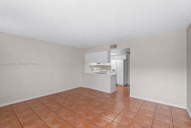 2178 W 60th St 18111, Hialeah, FL 33016