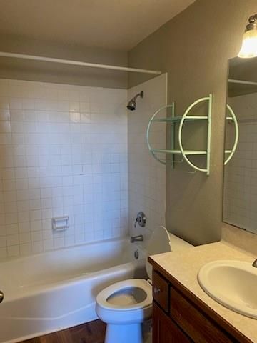 201 N Main ST B, Elgin, TX 78621