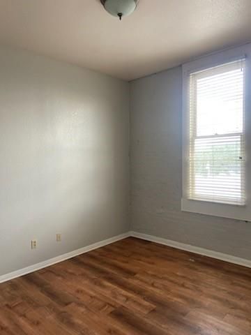 201 N Main ST B, Elgin, TX 78621
