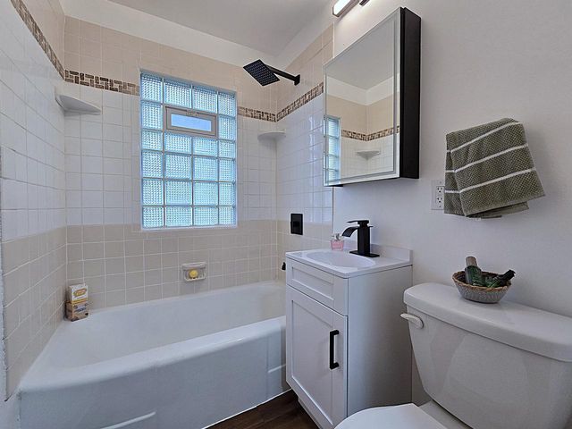 3136 N 77th STREET, Milwaukee, WI 53222