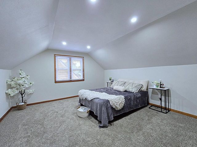 3136 N 77th STREET, Milwaukee, WI 53222