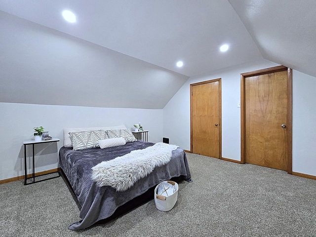 3136 N 77th STREET, Milwaukee, WI 53222