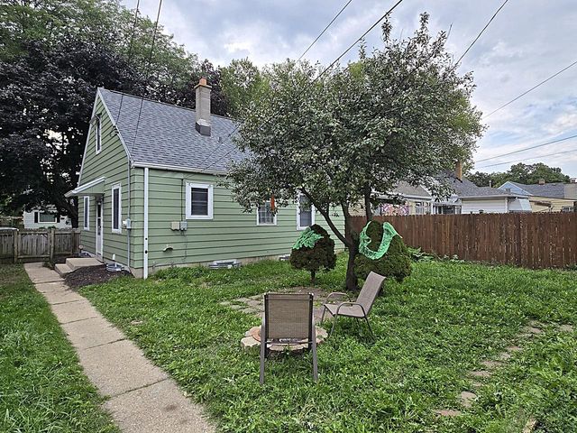 3136 N 77th STREET, Milwaukee, WI 53222