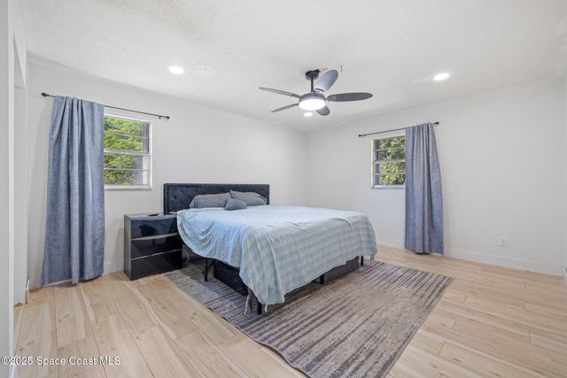 1274 Cimarron Circle NE, Palm Bay, FL 32905