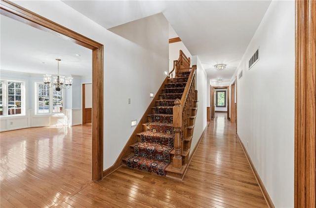 8461 Maplewood Lane, Lenexa, KS 66215