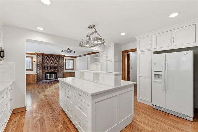 8461 Maplewood Lane, Lenexa, KS 66215