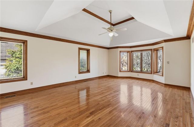 8461 Maplewood Lane, Lenexa, KS 66215