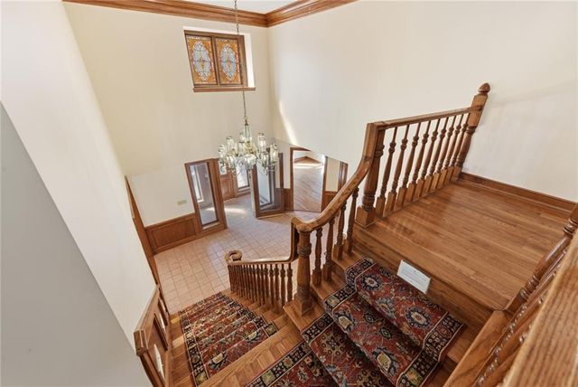 8461 Maplewood Lane, Lenexa, KS 66215