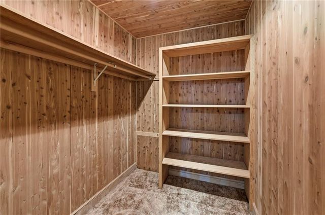 8461 Maplewood Lane, Lenexa, KS 66215