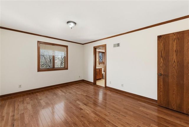 8461 Maplewood Lane, Lenexa, KS 66215