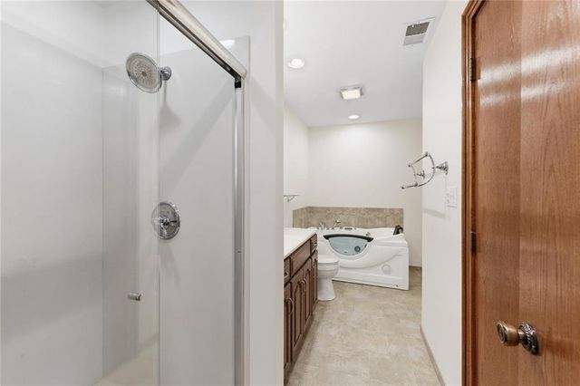 8461 Maplewood Lane, Lenexa, KS 66215