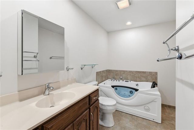 8461 Maplewood Lane, Lenexa, KS 66215