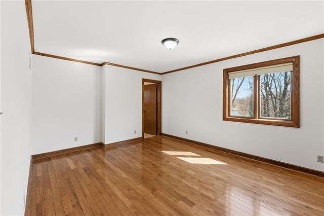 8461 Maplewood Lane, Lenexa, KS 66215