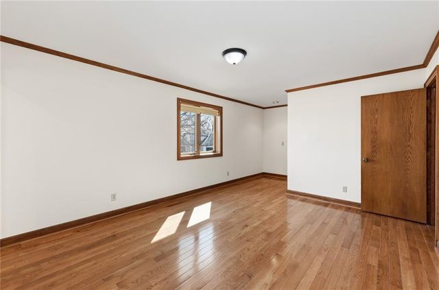 8461 Maplewood Lane, Lenexa, KS 66215