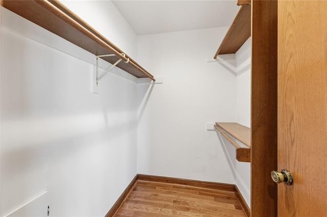 8461 Maplewood Lane, Lenexa, KS 66215