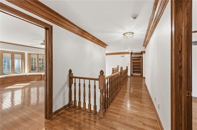 8461 Maplewood Lane, Lenexa, KS 66215