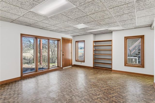 8461 Maplewood Lane, Lenexa, KS 66215