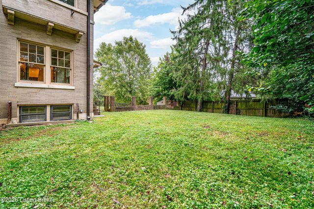 1612 Sylvan Way, Louisville, KY 40205