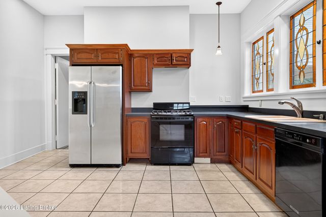 1612 Sylvan Way, Louisville, KY 40205