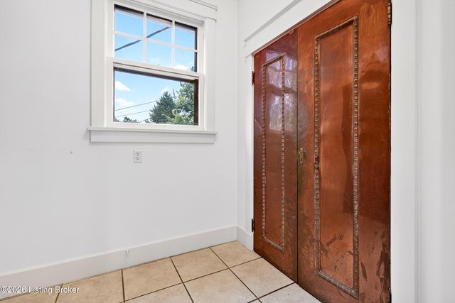 1612 Sylvan Way, Louisville, KY 40205