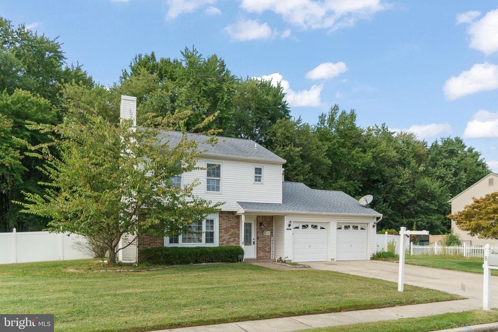 8 ORANGEWOOD LN, Burlington, NJ 08016