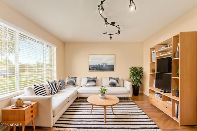 503 E PEBBLE BEACH Drive, Tempe, AZ 85282