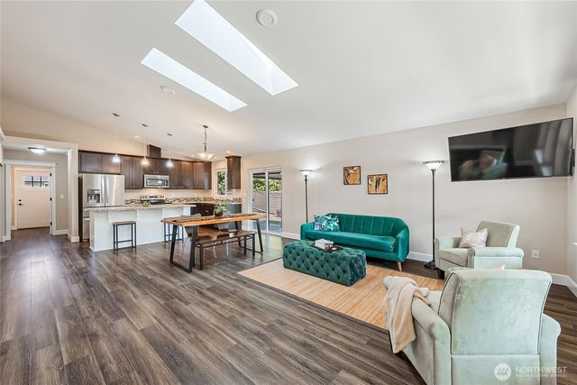 8515 166th Street Ct E, Puyallup, WA 98375