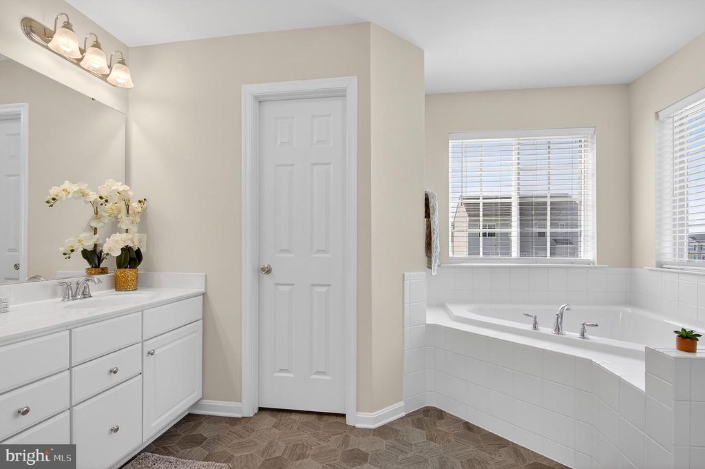 Image 22 of property listing at 23282 LINDSAY DR, Leonardtown, MD 20650