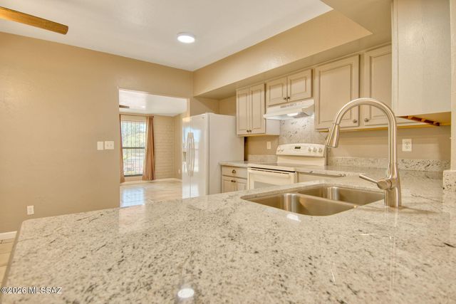 1962 W Calle Campana De Plata, Tucson, AZ 85745