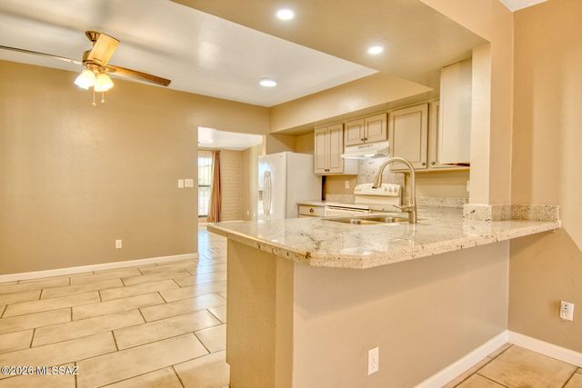 1962 W Calle Campana De Plata, Tucson, AZ 85745