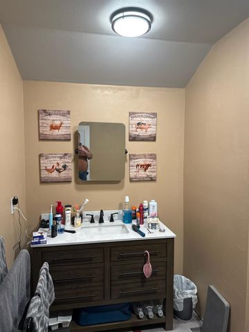 582 Oaklawn DR, Rockdale, TX 76567