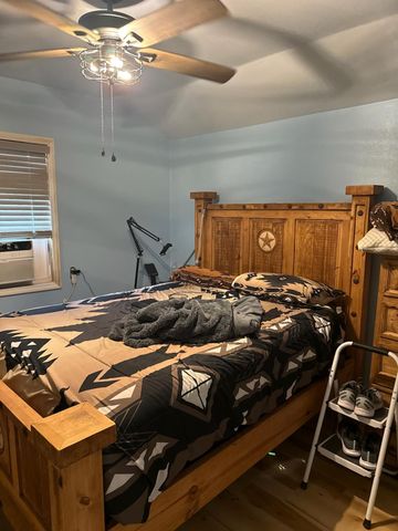 582 Oaklawn DR, Rockdale, TX 76567