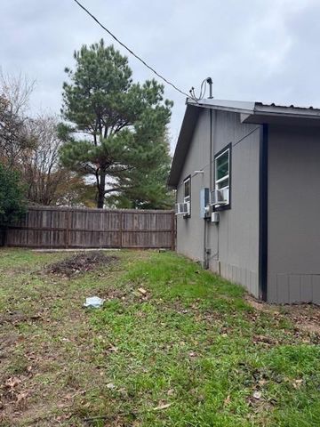 582 Oaklawn DR, Rockdale, TX 76567