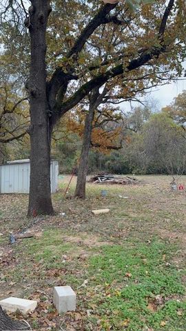 582 Oaklawn DR, Rockdale, TX 76567