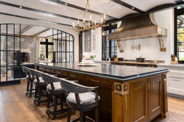 47 Masterton Road, Bronxville, NY 10708