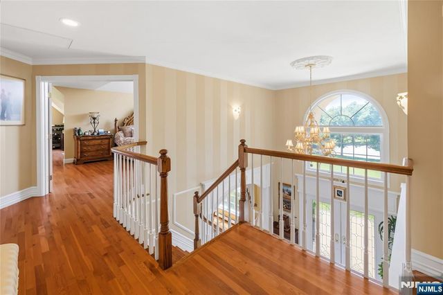 525 Kings Point Trail, Franklin Lakes, NJ 07417
