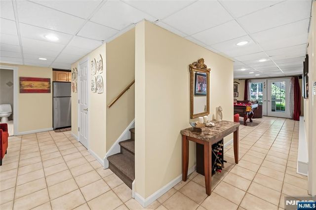 525 Kings Point Trail, Franklin Lakes, NJ 07417