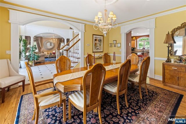 525 Kings Point Trail, Franklin Lakes, NJ 07417